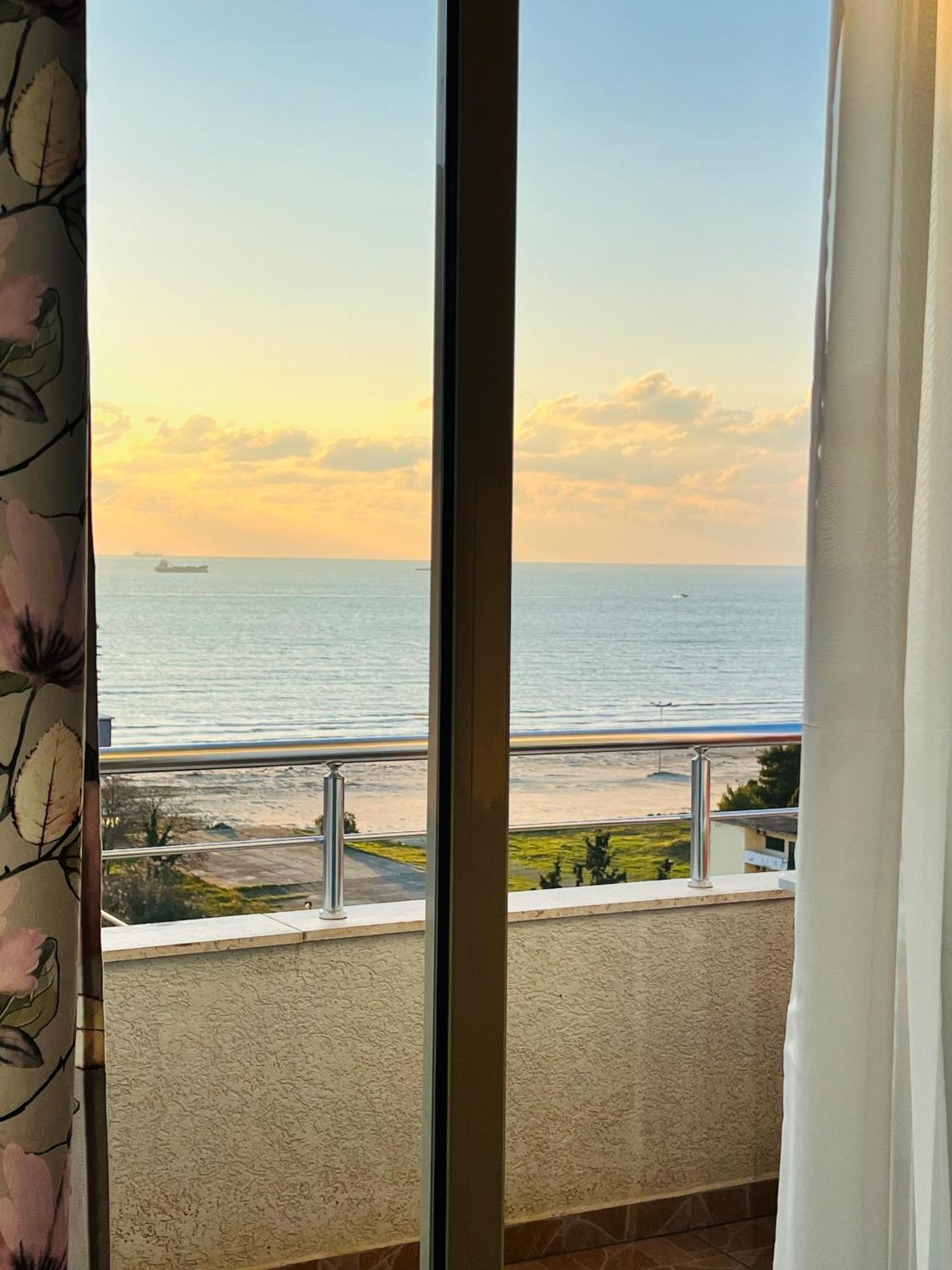 Lunasol Seaside Apartments Durrës Eksteriør bilde